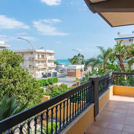 Apartment Cozy With Private Parking *