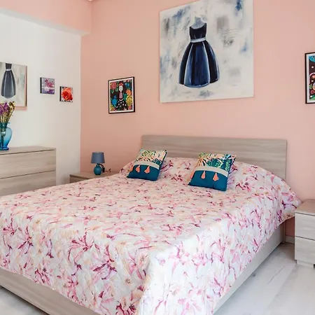 Apartment Cozy With Private Parking
