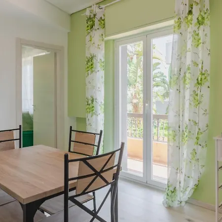 Apartment Cozy With Private Parking *