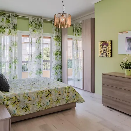 Apartment Cozy With Private Parking *